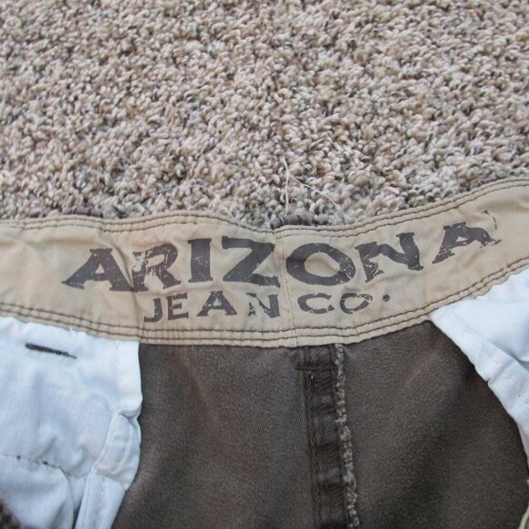 Arizona Jean Co Cargo Shorts Mens Size 38‎ Brown Flat Front Casual - Picture 2 of 4